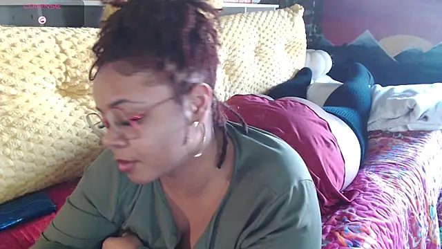 Snapshot of -khayaparker chatting on 01.08.25 -khayaparker online show from 01.08.25