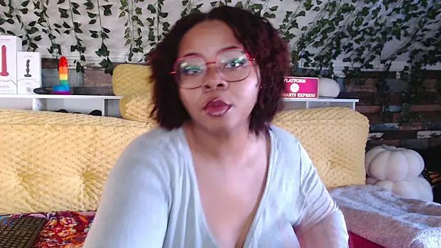 Snapshot of -khayaparker chatting on 01.17.25 -khayaparker online show from 01.17.25