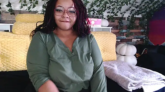 Snapshot of -khayaparker chatting on 02.10.25 -khayaparker online show from 02.10.25