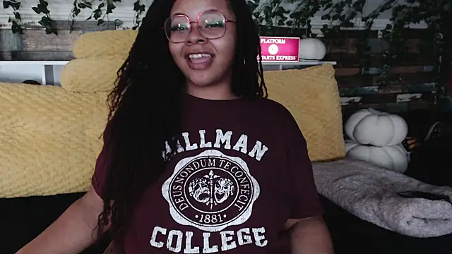 Snapshot of -khayaparker chatting on 02.12.25 -khayaparker online show from 02.12.25