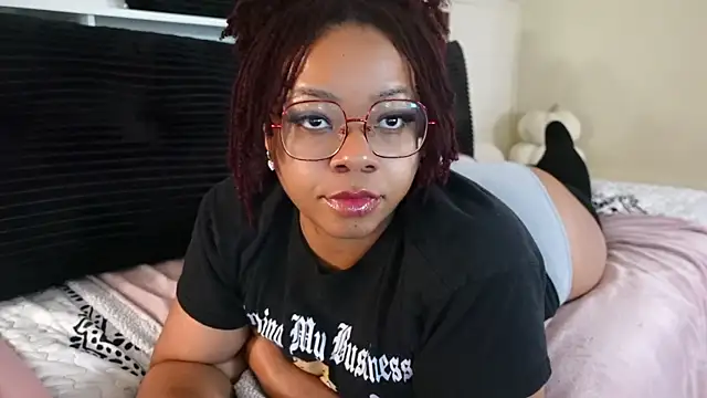 Snapshot of -khayaparker chatting on 11.05.25 -khayaparker online show from 11.05.25