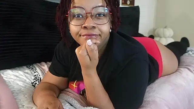 Snapshot of -khayaparker chatting on 11.08.25 -khayaparker online show from 11.08.25