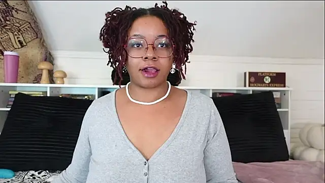 Snapshot of -khayaparker chatting on 02.14.26 -khayaparker online show from 02.14.26