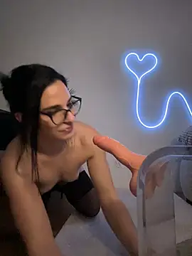 Snapshot of OIivia chatting on 02.20.25 OIivia online show from 02.20.25