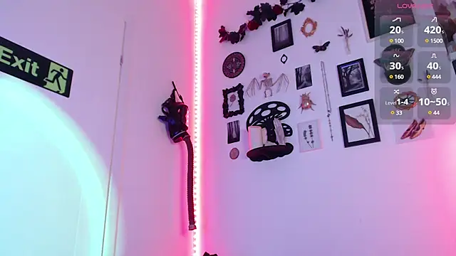 Snapshot of auroralatexprincess chatting on 02.03.25 auroralatexprincess online show from 02.03.25