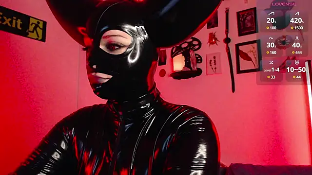 Snapshot of auroralatexprincess chatting on 03.19.25 auroralatexprincess online show from 03.19.25