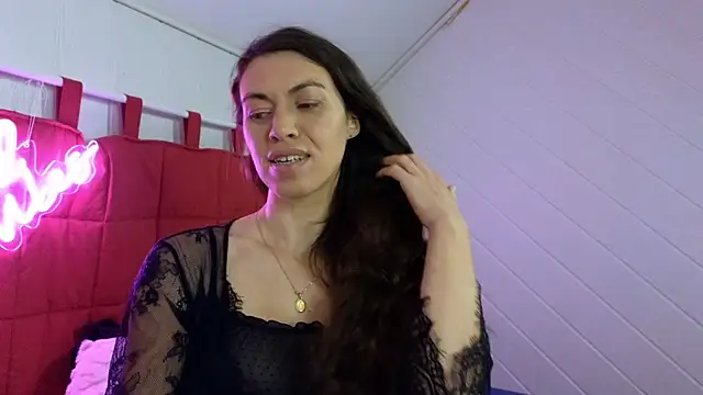 Snapshot of TiffanyDollxxx chatting on 12.14.25 TiffanyDollxxx online show from 12.14.25