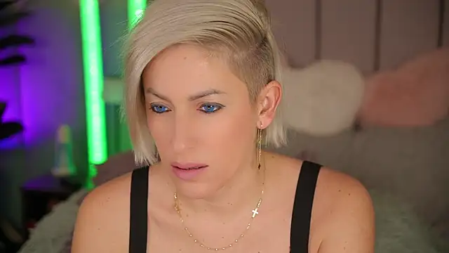 VickySecret96 online show from 11.27.25