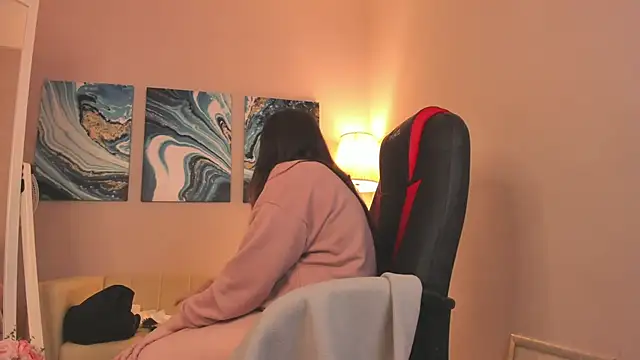 BattyMoll online show from 12.18.24