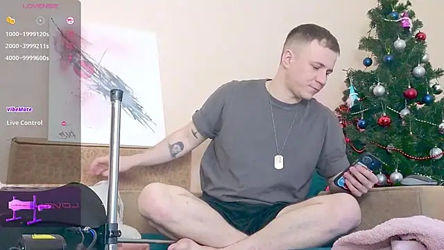 Snapshot of Ethan_and_mike chatting on 01.04.25 Ethan and mike online show from 01.04.25