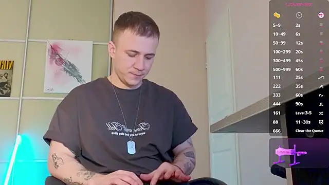 Snapshot of Ethan_and_mike chatting on 09.13.25 Ethan and mike online show from 09.13.25