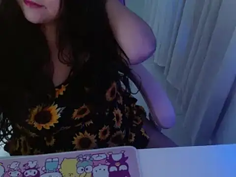 Snapshot of KittyK3 chatting on 02.13.25 KittyK3 online show from 02.13.25