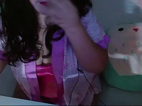 Snapshot of KittyK3 chatting on 03.08.25 KittyK3 online show from 03.08.25