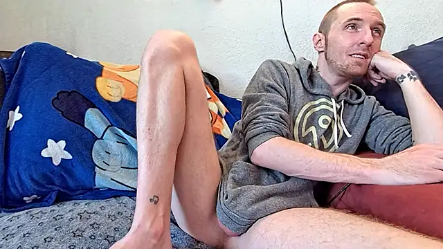 Snapshot of pyrowuff chatting on 02.02.25 pyrowuff online show from 02.02.25