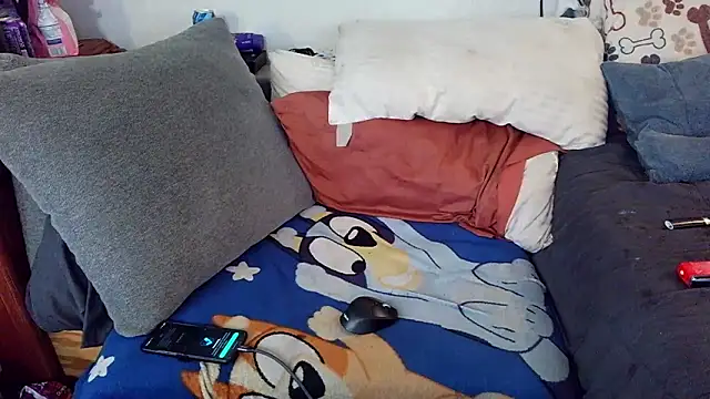 Snapshot of pyrowuff chatting on 09.23.25 pyrowuff online show from 09.23.25