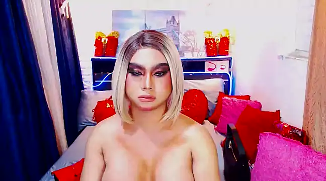 Snapshot of TsGoddessNhicolle chatting on 12.17.24 TsGoddessNhicolle online show from 12.17.24