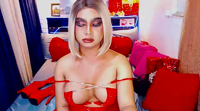 Snapshot of TsGoddessNhicolle chatting on 01.13.25 TsGoddessNhicolle online show from 01.13.25