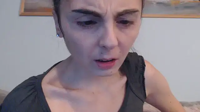 Snapshot of cleophee chatting on 12.21.25 cleophee online show from 12.21.25