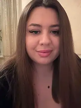 Snapshot of Sara_Slow chatting on 12.10.24 Sara Slow online show from 12.10.24