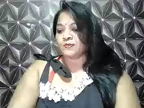 Snapshot of IndianDelia chatting on 06.23.26 IndianDelia online show from 06.23.26