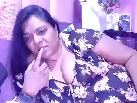 Snapshot of IndianDelia chatting on 07.15.26 IndianDelia online show from 07.15.26