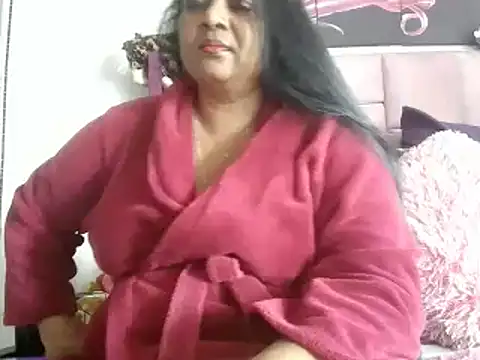 Snapshot of IndianDelia chatting on 07.28.26 IndianDelia online show from 07.28.26