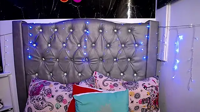 LAILAGUMMY online show from 01.20.25