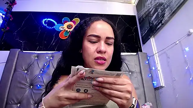 LAILAGUMMY online show from 02.19.25