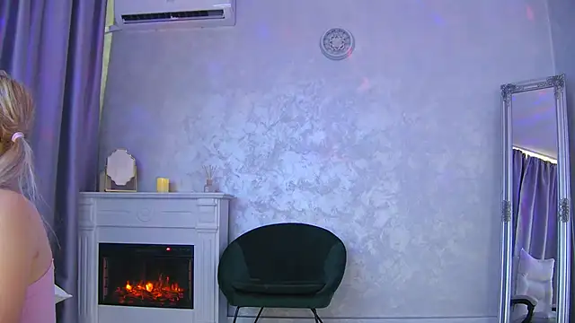 Snapshot of Michelle90u chatting on 09.23.25 Michelle90u online show from 09.23.25