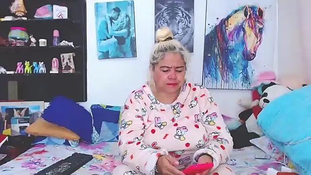 estrellita fugaz16x online show from 02.08.25