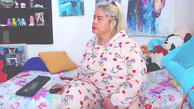 estrellita fugaz16x online show from 02.12.25