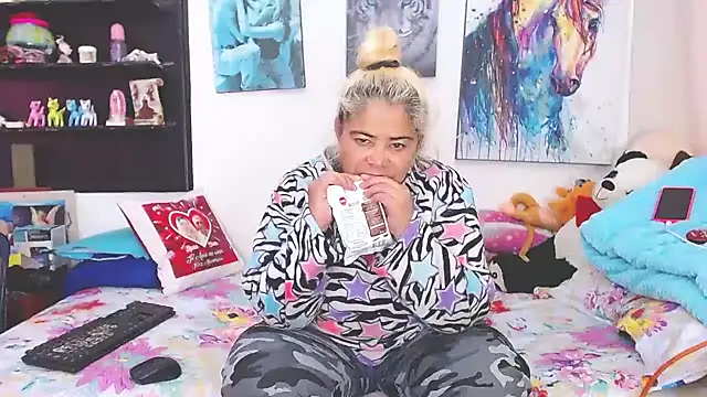 estrellita fugaz16x online show from 02.13.25