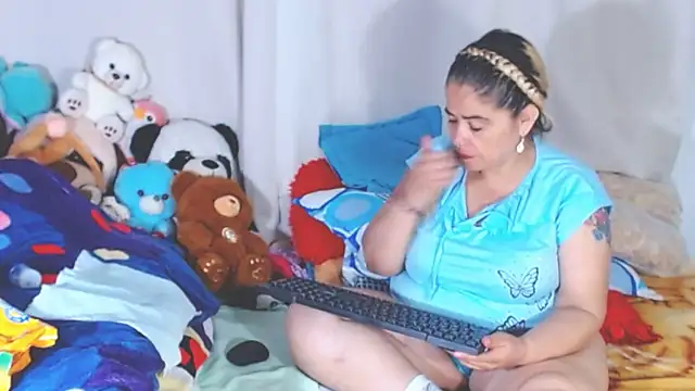 estrellita fugaz16x online show from 10.05.25