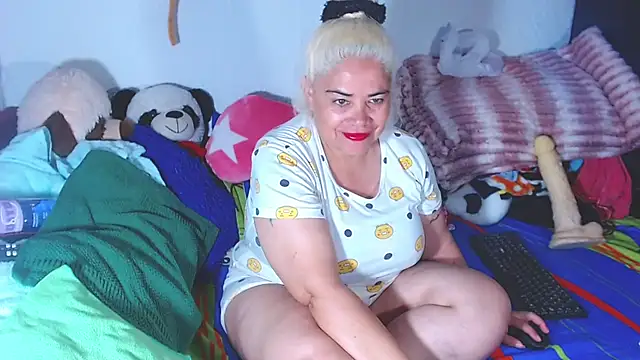 Snapshot of estrellita_fugaz16x chatting on 07.10.26 estrellita fugaz16x online show from 07.10.26