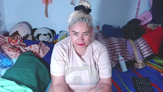 Snapshot of estrellita_fugaz16x chatting on 07.26.26 estrellita fugaz16x online show from 07.26.26