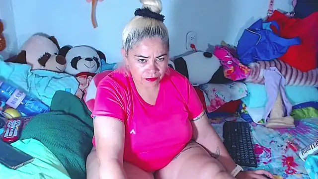 Snapshot of estrellita_fugaz16x chatting on 08.05.26 estrellita fugaz16x online show from 08.05.26