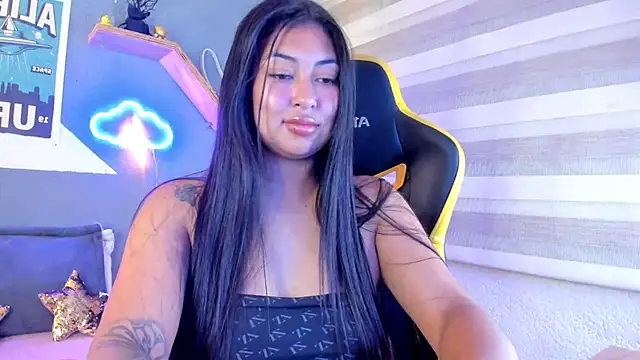 Snapshot of Pocahontas_power chatting on 02.12.25 Pocahontas power online show from 02.12.25