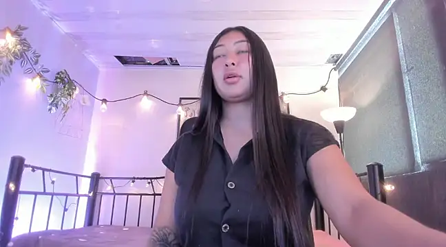 Snapshot of Pocahontas_power chatting on 02.18.25 Pocahontas power online show from 02.18.25