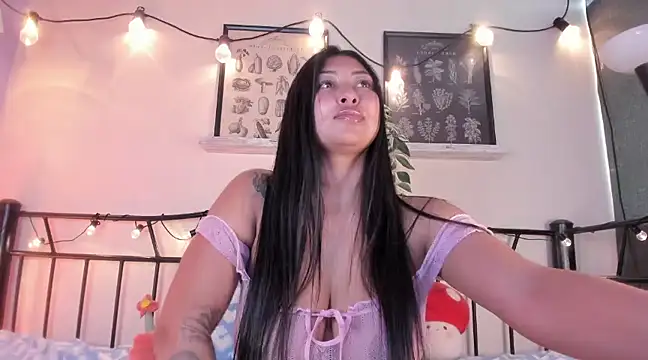 Snapshot of Pocahontas_power chatting on 02.21.25 Pocahontas power online show from 02.21.25