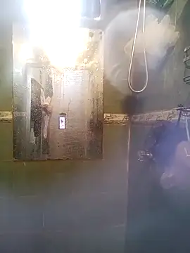 Snapshot of leonar0101 chatting on 09.10.25 leonar0101 online show from 09.10.25