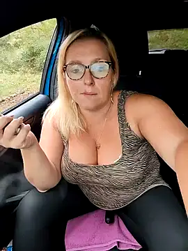 winniess40 online show from 09.18.25