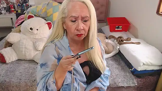 Snapshot of lucy_belle_bm chatting on 02.16.26 lucy belle bm online show from 02.16.26