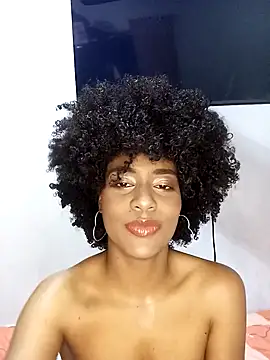 Snapshot of thaimy_ chatting on 10.08.25 thaimy online show from 10.08.25