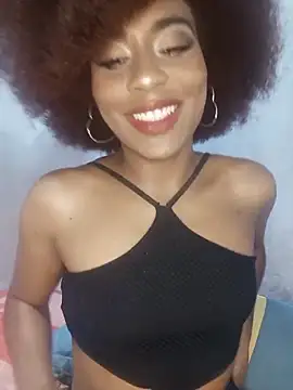 Snapshot of thaimy_ chatting on 12.05.25 thaimy online show from 12.05.25