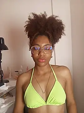 Snapshot of thaimy_ chatting on 03.13.26 thaimy online show from 03.13.26