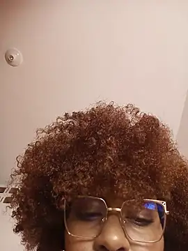 Snapshot of thaimy_ chatting on 03.14.26 thaimy online show from 03.14.26