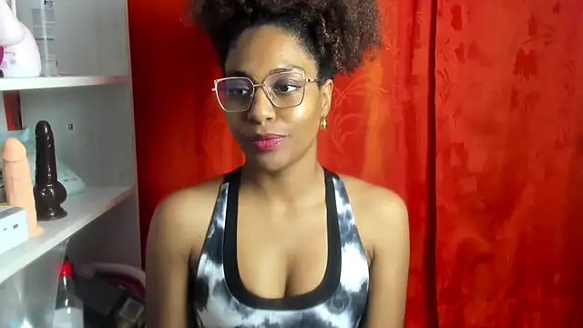 Snapshot of thaimy_ chatting on 05.22.26 thaimy online show from 05.22.26