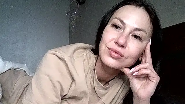 JulianaGold1 online show from 04.06.26
