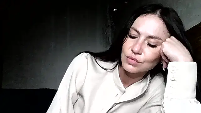 Snapshot of JulianaGold1 chatting on 05.21.26 JulianaGold1 online show from 05.21.26