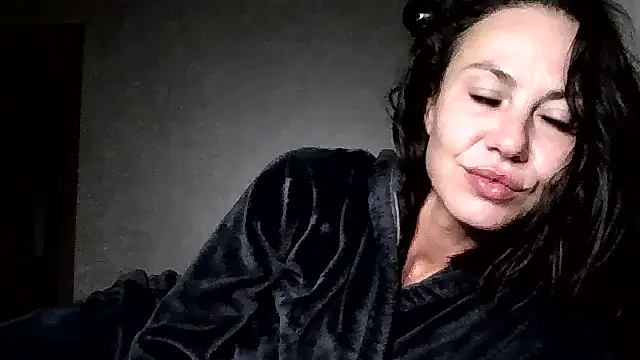Snapshot of JulianaGold1 chatting on 07.11.26 JulianaGold1 online show from 07.11.26
